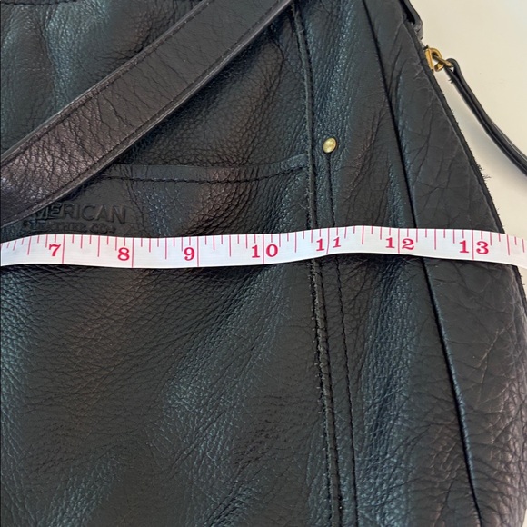 AMERICAN LEATHER COMPANY BLACK SHOULDER BAG BRASS HARDWARE SNAP POCKET ON FRONT - Picture 11 of 12